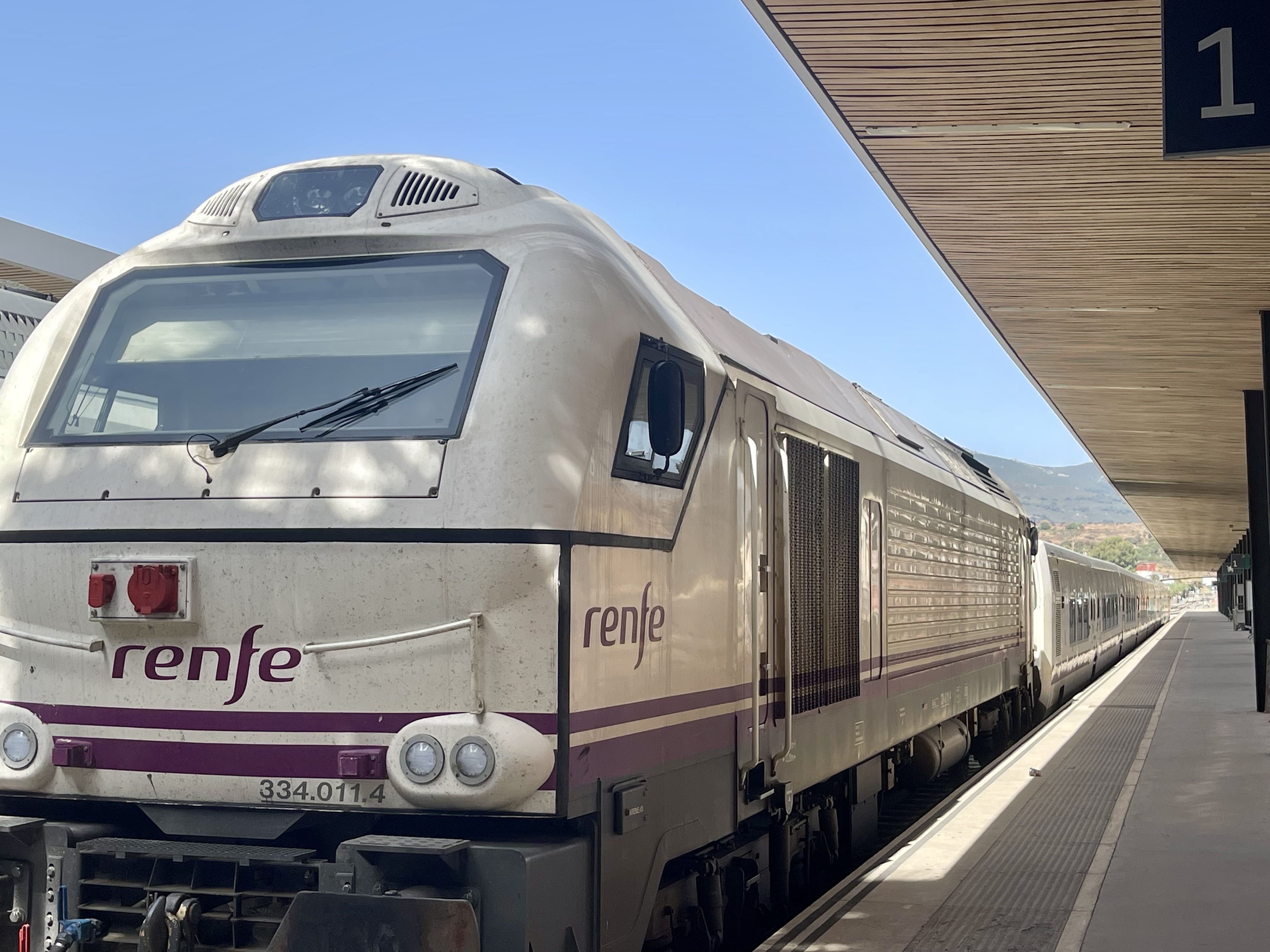 Foto: Estación de tren de Renfe en Algeciras. Renfe lanza billetes desde 18 euros en trenes Intercity de Algeciras a partir del 8 de enero