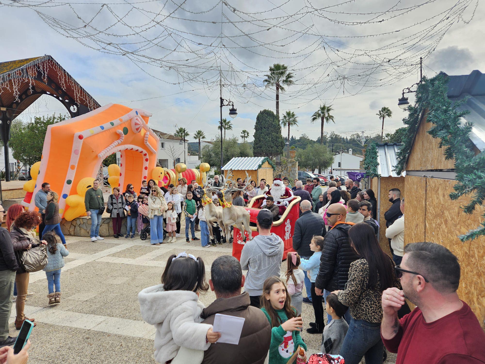 Castellar afronta una semana llena de actividades navideñas. Foto de la llegada de Papá Noel.