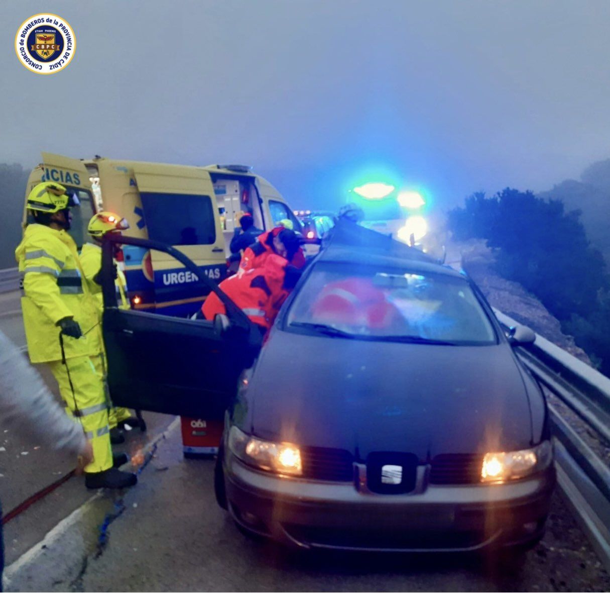 Una colisión frontal entre dos vehículos en la carretera Tarifa-Algeciras deja a dos heridos graves