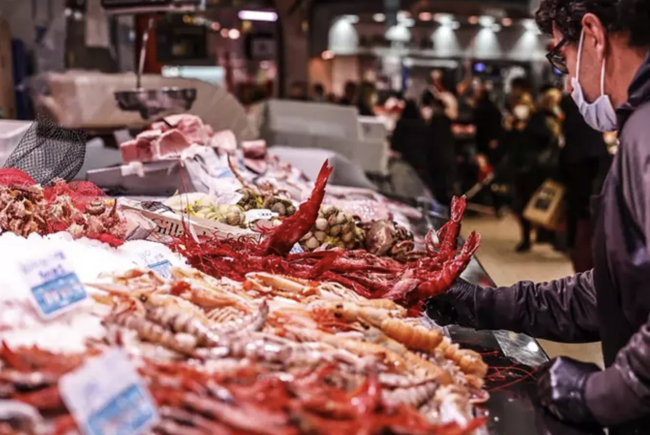 Los precios de los alimentos navideños se disparan un 12,3%, impulsado por percebes, almejas y merluza. Foto: Rober Solsona - Europa Press - Archivo.