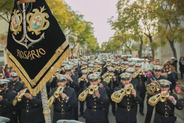 La banda 'Virgen de los Reyes' de Sevilla y 'Rosario' de Cádiz, en San Roque el 1 de febrero.