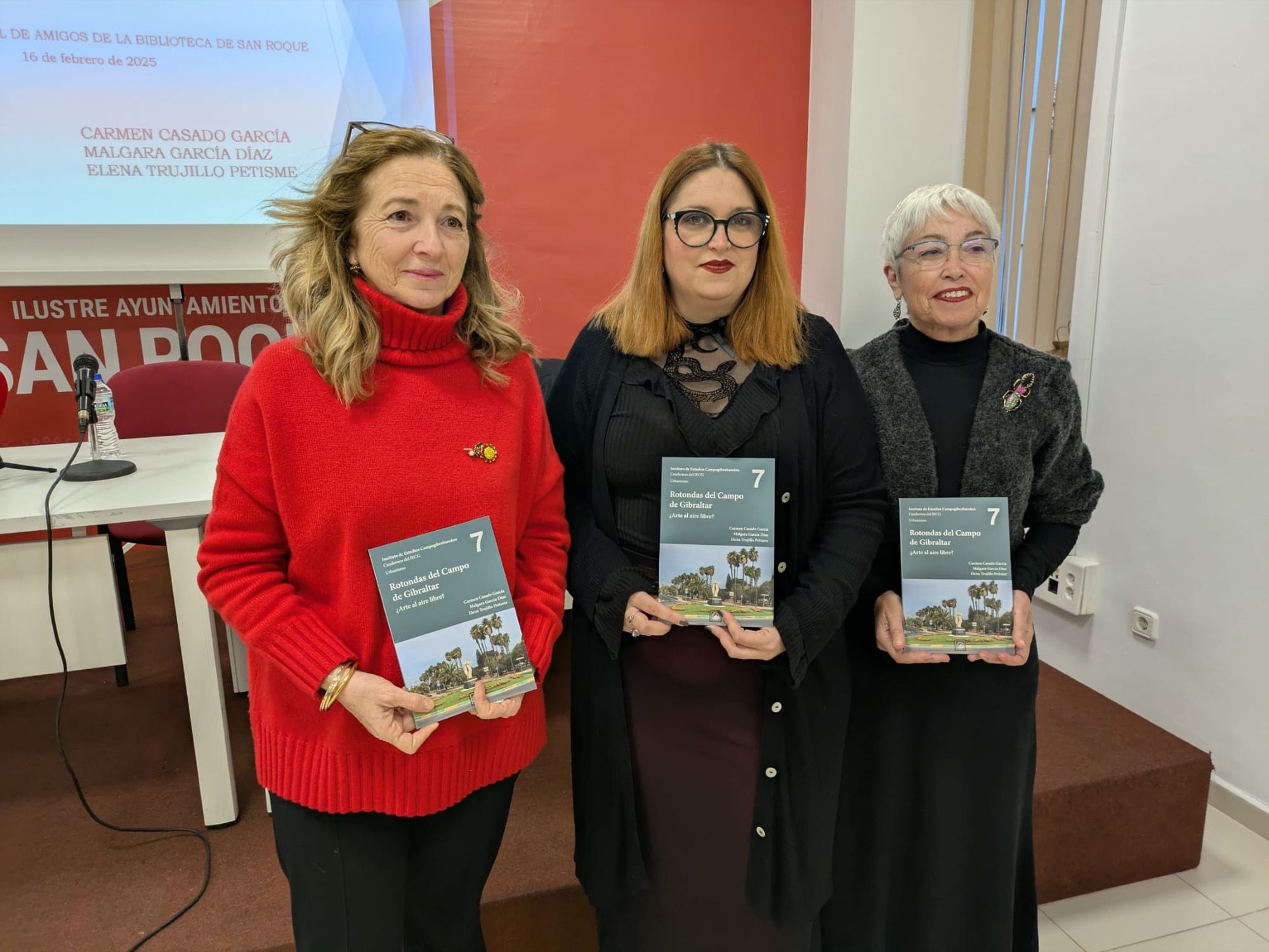 Presentación en el Diego Salinas del libro 'Rotondas del Campo de Gibraltar'.