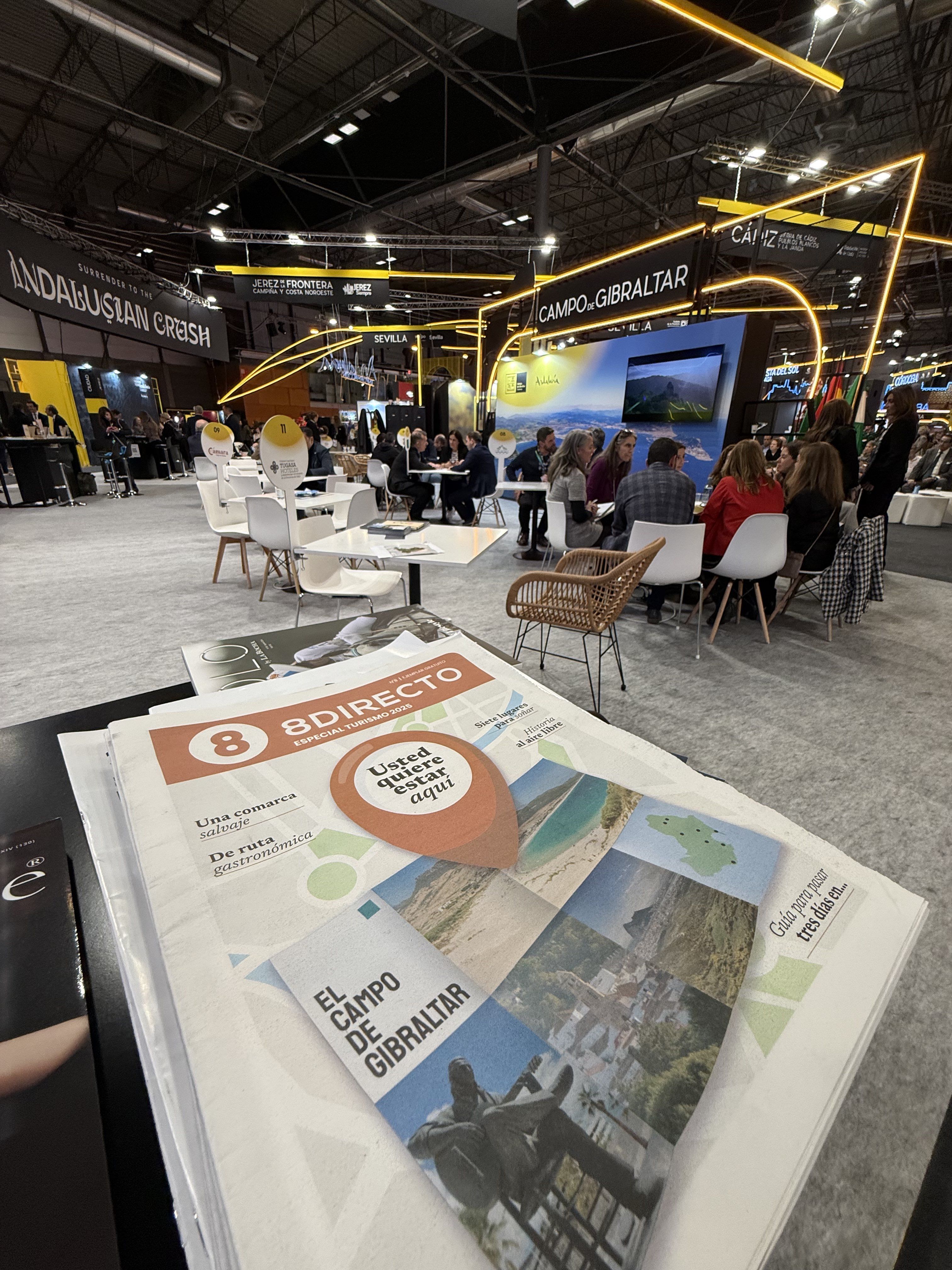 8Directo presenta en sociedad su Periódico Especial Turismo 2025 durante Fitur. 