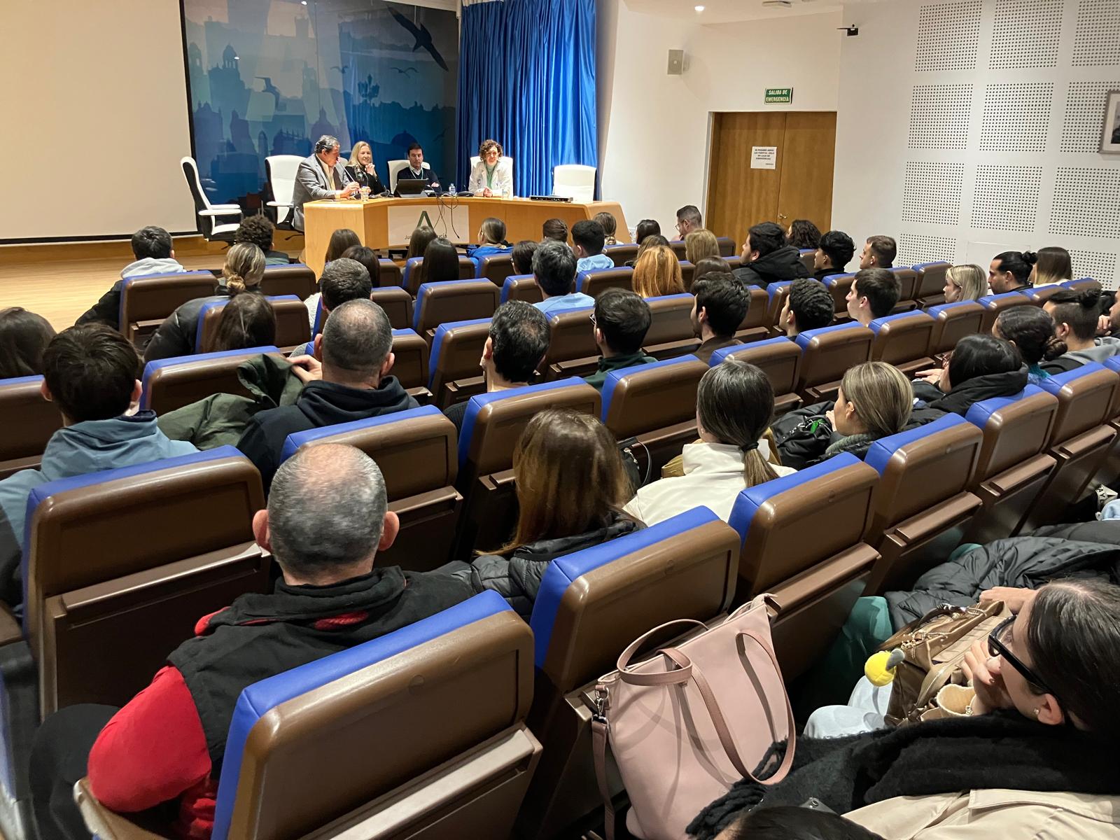 Más de 80 estudiantes de FP Dual inician sus prácticas en los centros sanitarios de la comarca.