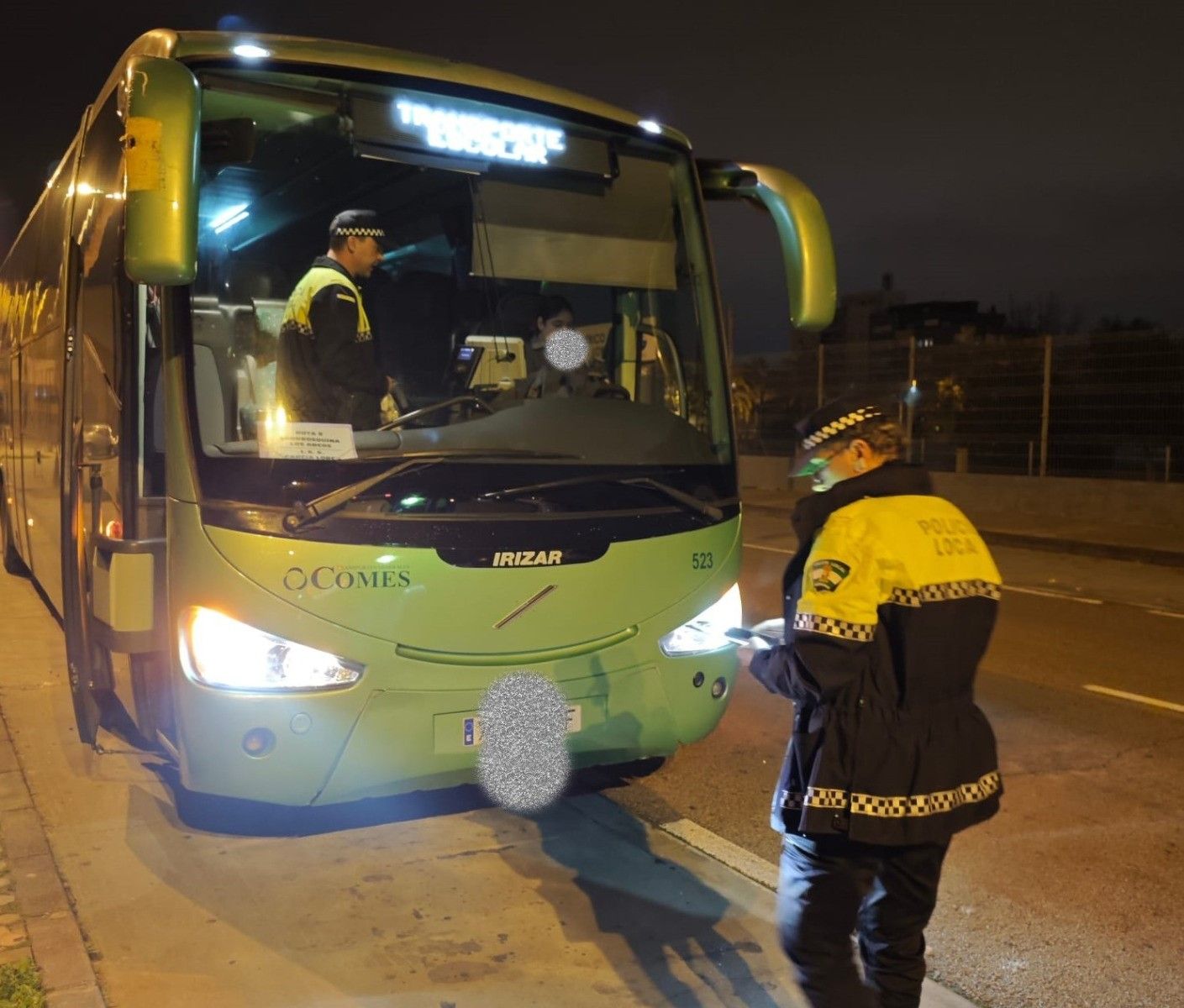 Todos los vehículos de transporte escolar controlados por la Policía Local cumplen con la normativa .