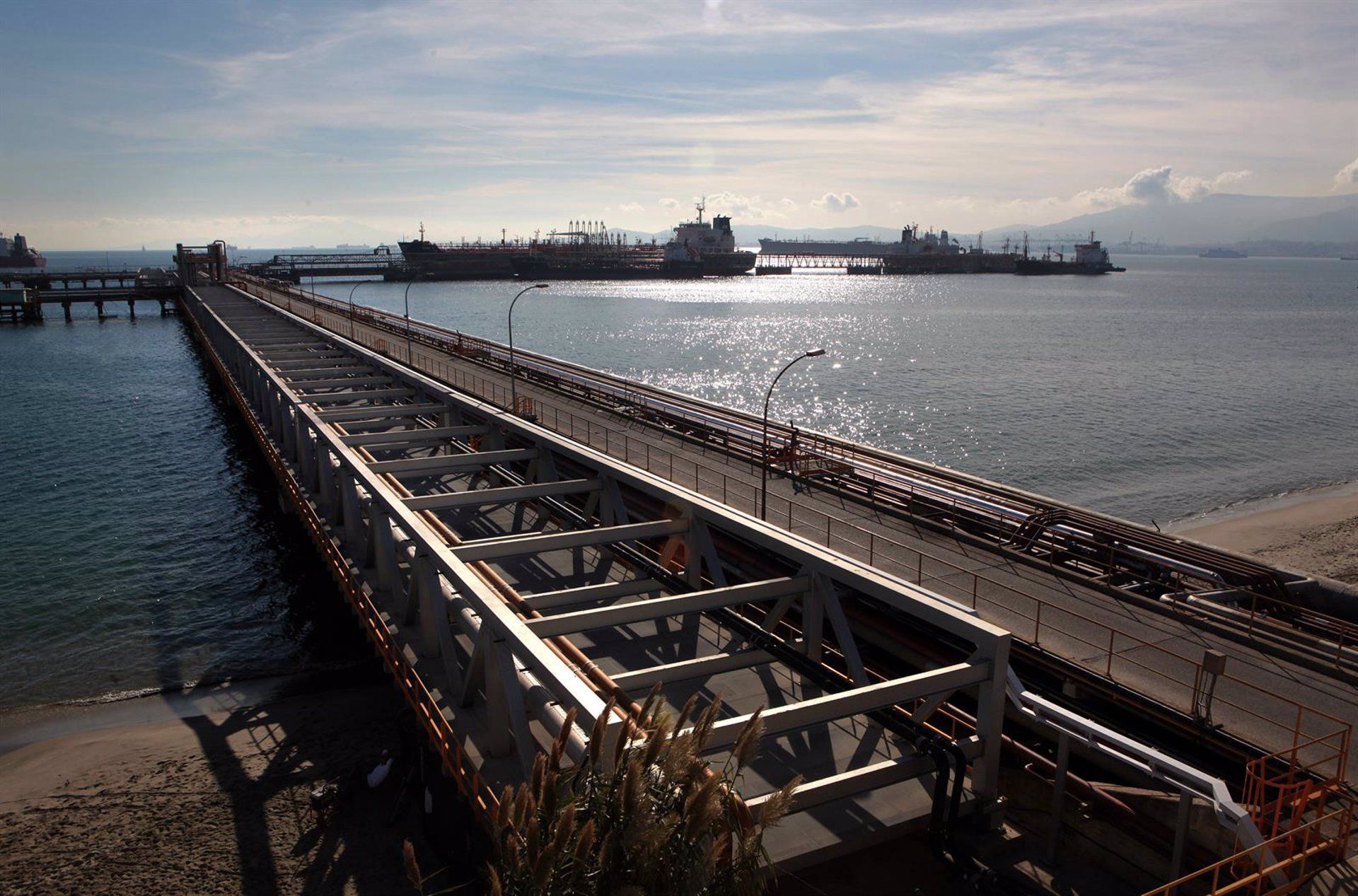 Moeve renueva la certificación de calidad de la terminal marítima del Parque Energético San Roque. 