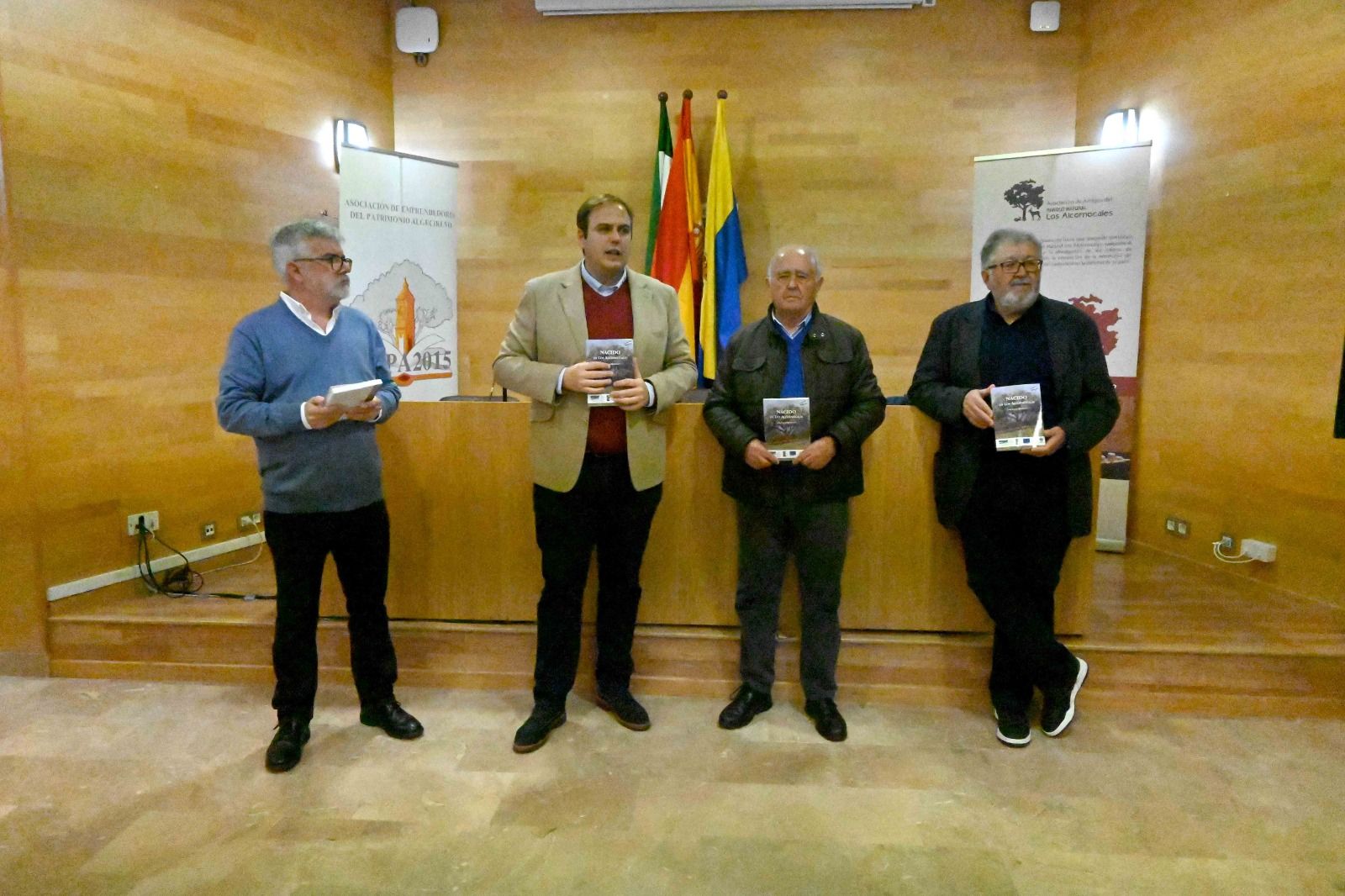 'Nacido en Los Alcornocales’, el legado de profesionales que se dedicaron al alcornocal