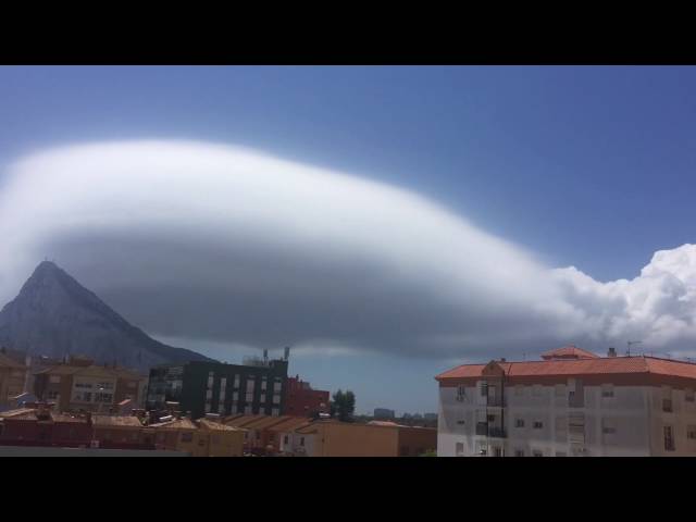 Nube peñón de Gibraltar